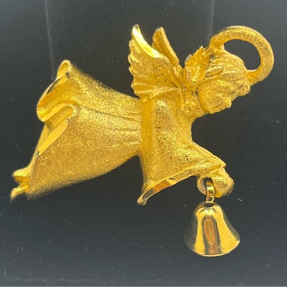 Vintage 70s Gold toned Signed RR
Angel with Dangling Bell Brooch. - Picture 3 of 9